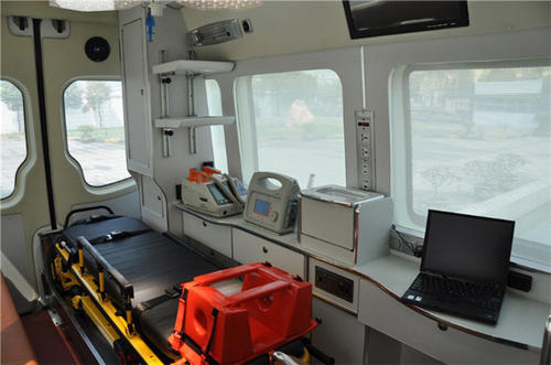 浑源县救护车内部